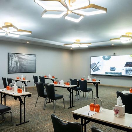 Radisson Blu Hotel Riyadh Convention And Exhibition Center Dış mekan fotoğraf Meeting room