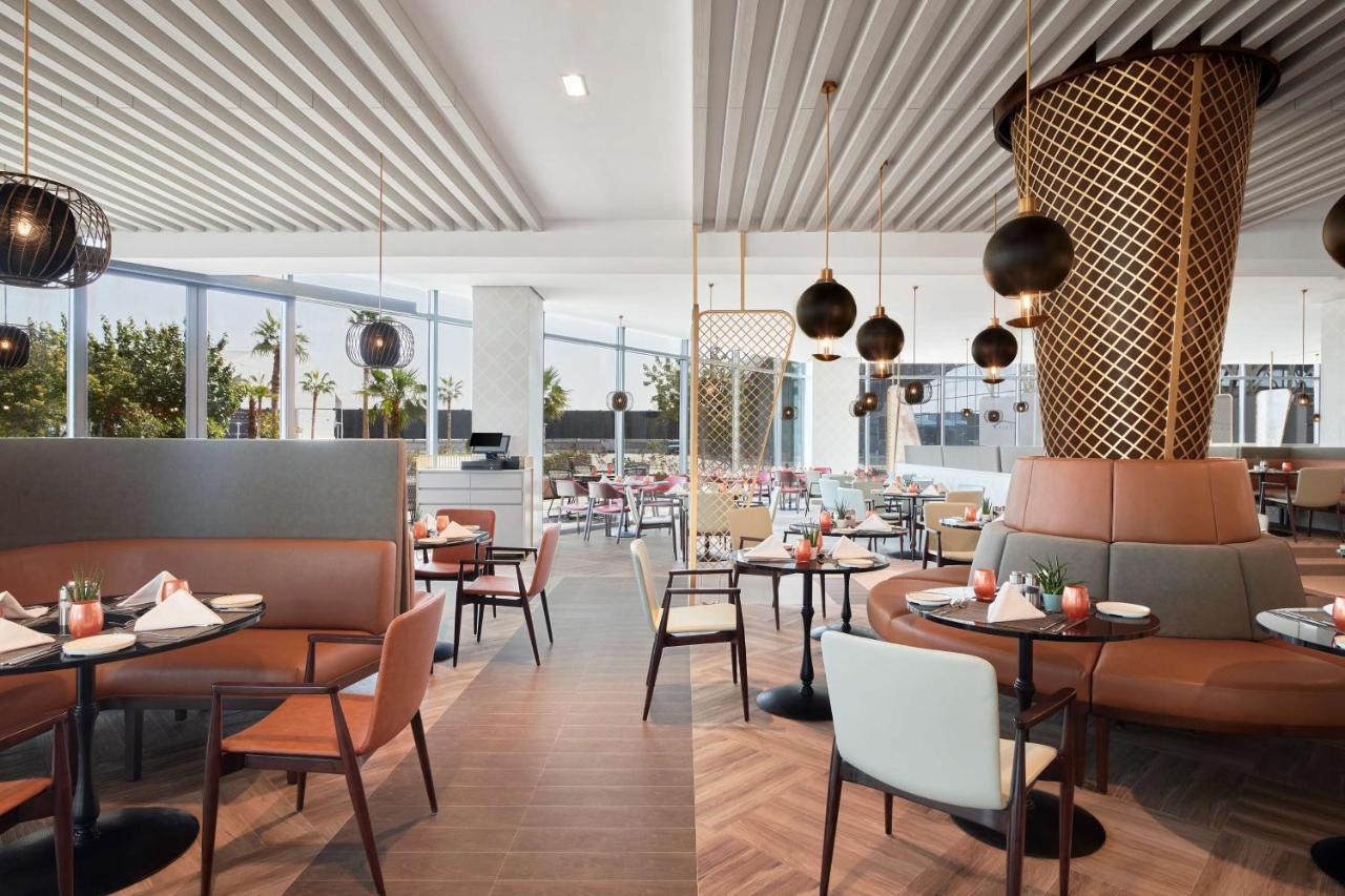Radisson Blu Hotel Riyadh Convention And Exhibition Center Dış mekan fotoğraf The restaurant