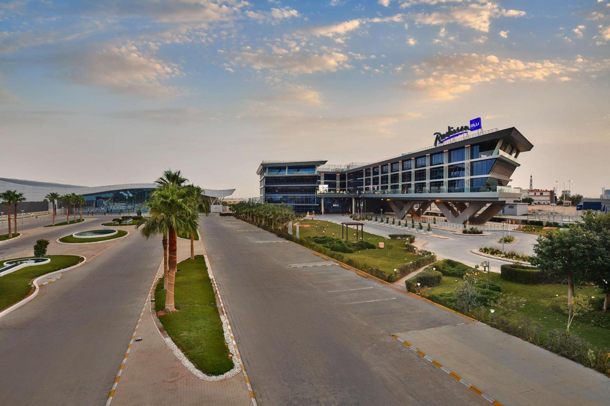 Radisson Blu Hotel Riyadh Convention And Exhibition Center Dış mekan fotoğraf The terminal