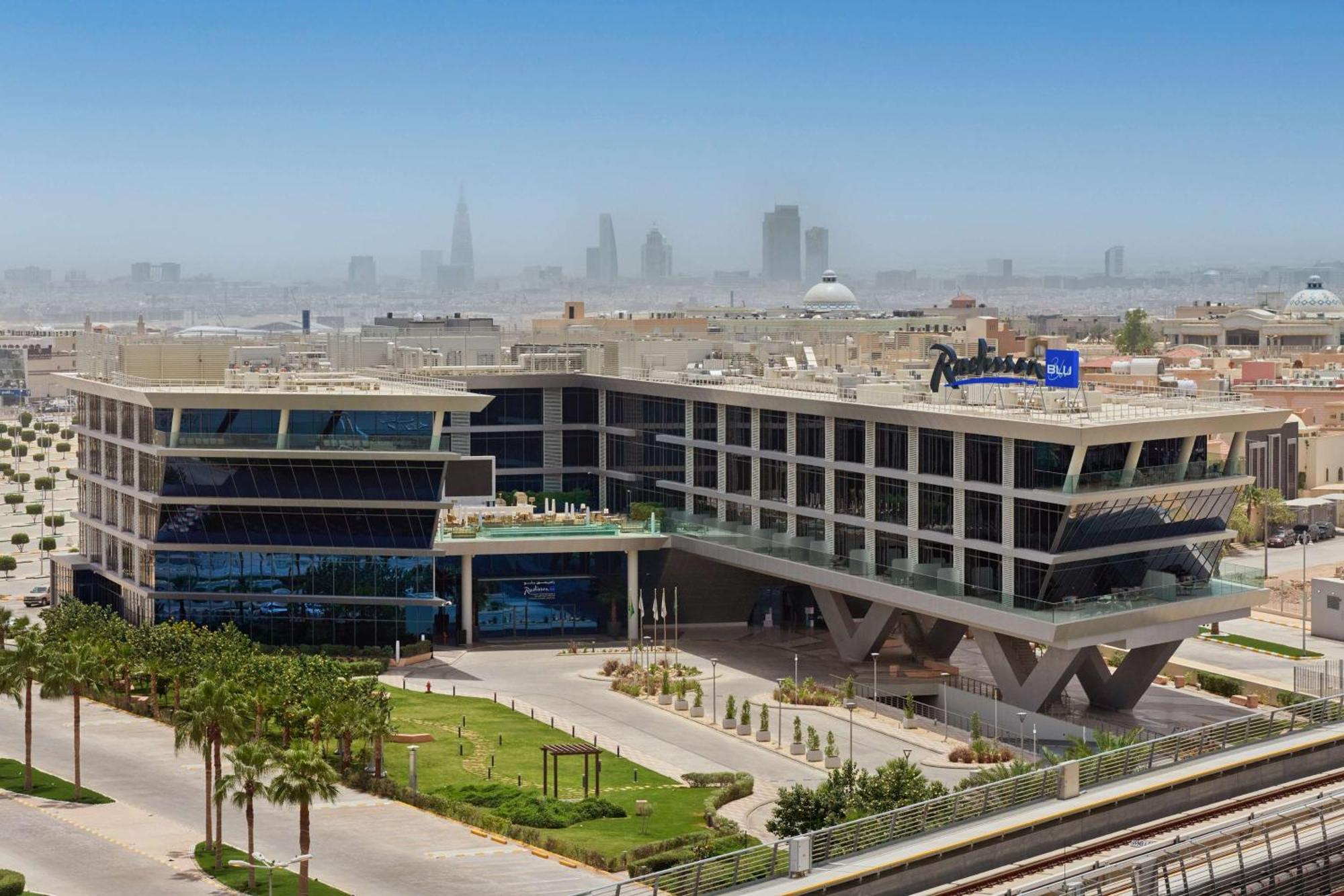 Radisson Blu Hotel Riyadh Convention And Exhibition Center Dış mekan fotoğraf The American University in Cairo